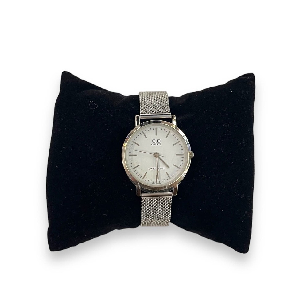 Q & Q Stainless Steel Adjustable Wristwatch